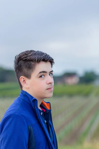 Close Young Boy Countryside — Stock Photo, Image