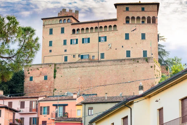 Château Médiéval Surplombant Les Maisons Colorées Charmante Ville Montagne Longiano — Photo