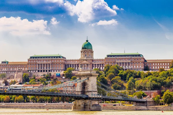 Kettingbrug Onder Het Koninklijk Kasteel Boedapest — Stockfoto