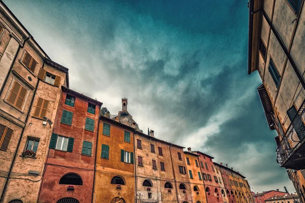 Hodinová Věž Výhledem Ulice Brisighella Nejkrásnější Starověkou Vesnici Hranicích Mezi — Stock fotografie