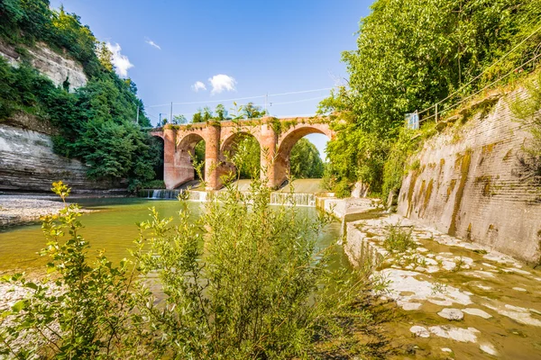 Fjortonde Århundradet Bro Frimureriet Över Floden Liten Bergen Romagna Italien — Stockfoto