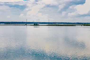 İtalya'da acı lagünün sessiz balıkçılık kulübe