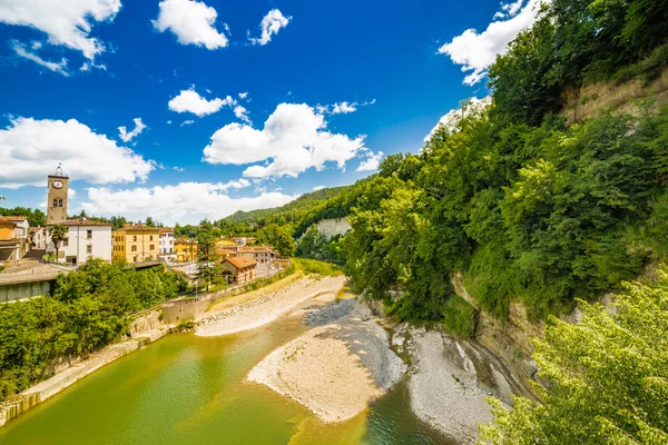 Las Antiguas Casas Pueblo Montaña Con Vistas Río —  Fotos de Stock