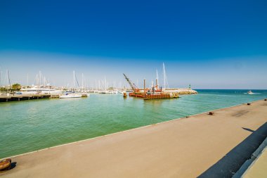 İtalya'da Marche Gelen Emilia Romagna ayıran liman kanalı