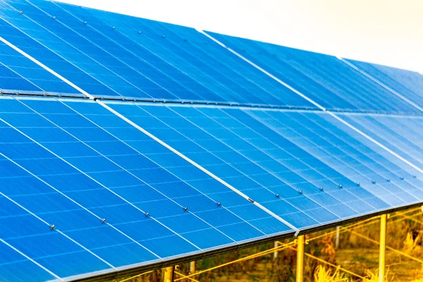 Detalle Paneles Fotovoltaicos Con Tornillos Oxidados — Foto de Stock