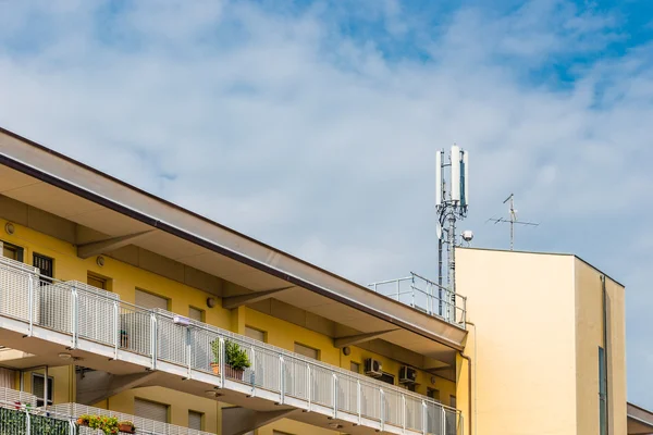 mobile telephone antenna on roof