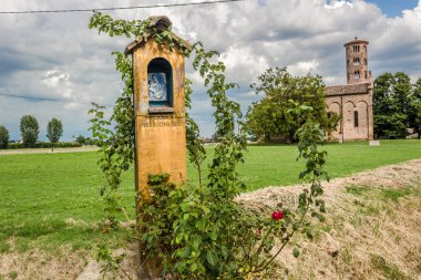 Adak aedicula Meryem için ayrılmış 