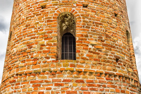 Campanario cilíndrico románico de la iglesia del campo — Foto de Stock