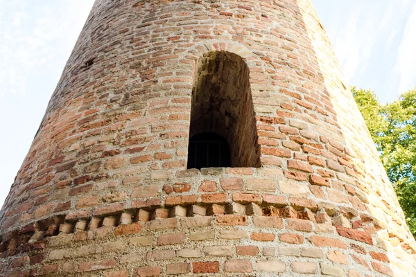 Campanario cilíndrico románico de la iglesia del campo — Foto de Stock