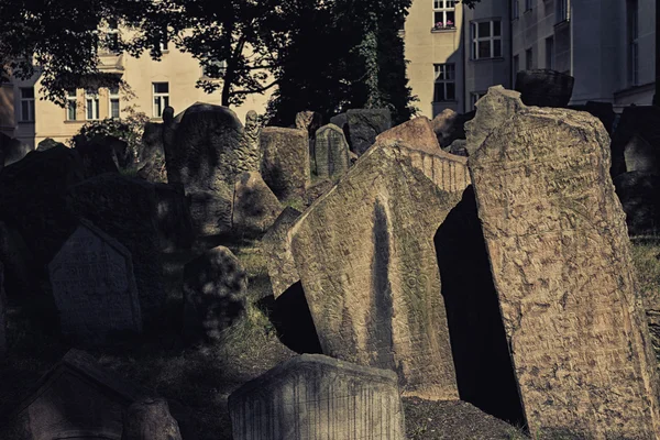 Alter jüdischer Friedhof in Prag — Stockfoto