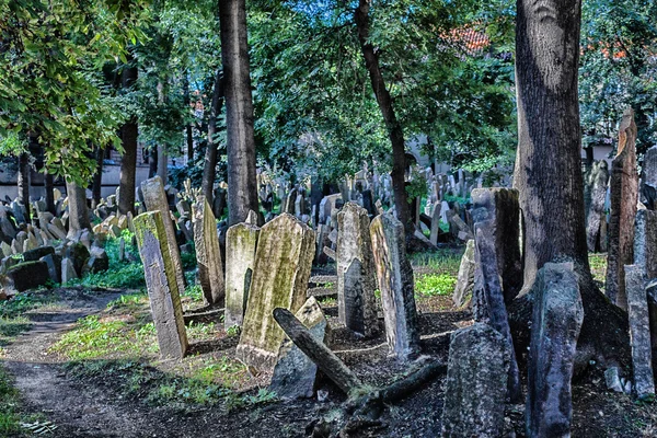 Vecchio cimitero ebraico a Praga — Foto Stock