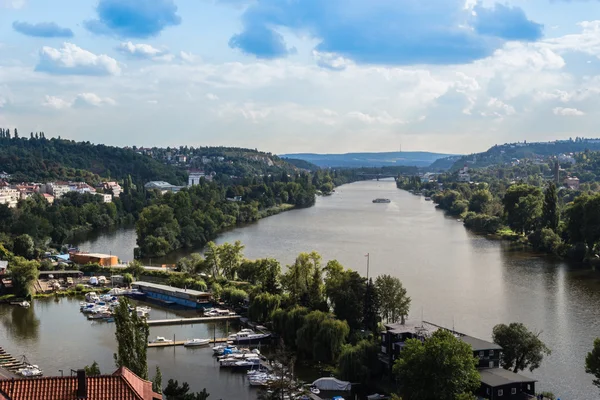 Blick auf Prag und Moldau — Stockfoto