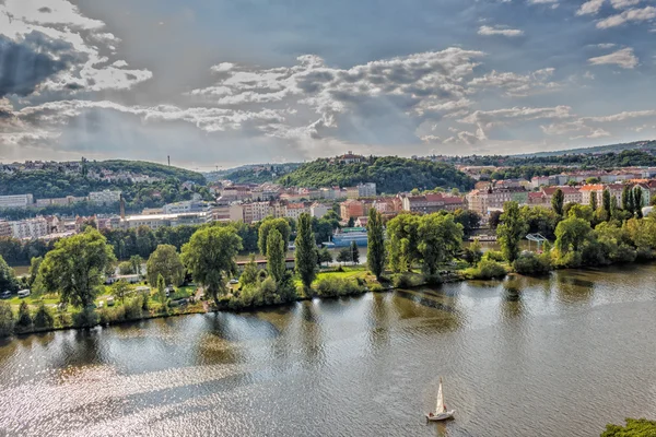 Blick auf Prag und Moldau — Stockfoto