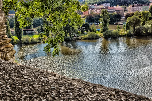 Uitzicht op Praag en Vltava — Stockfoto