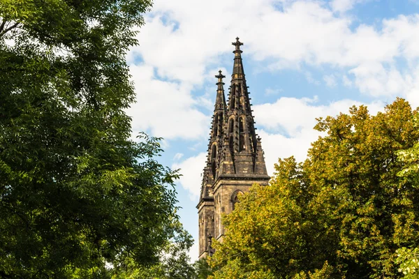 Basílica de San Pedro y San Pablo en Vysehrad — Foto de Stock