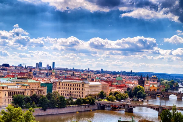 Pont et toits de Prague — Photo