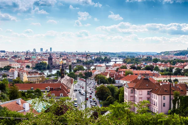 Köprü ve çatıları Prag