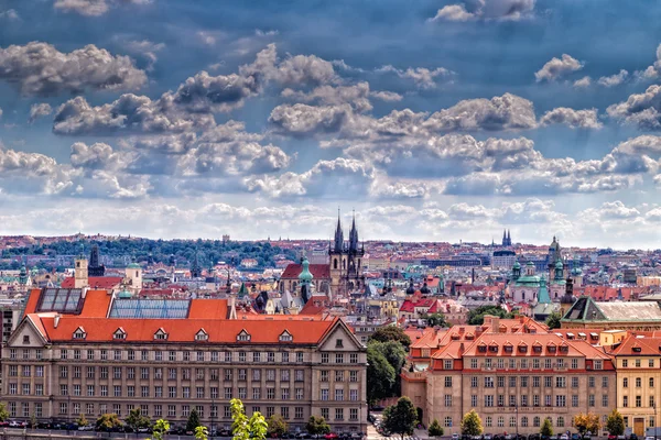 Прага: здания и архитектурные детали — стоковое фото