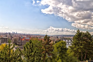 Prag 'ın kırmızı çatıları