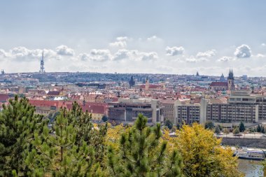 Prag 'ın kırmızı çatıları