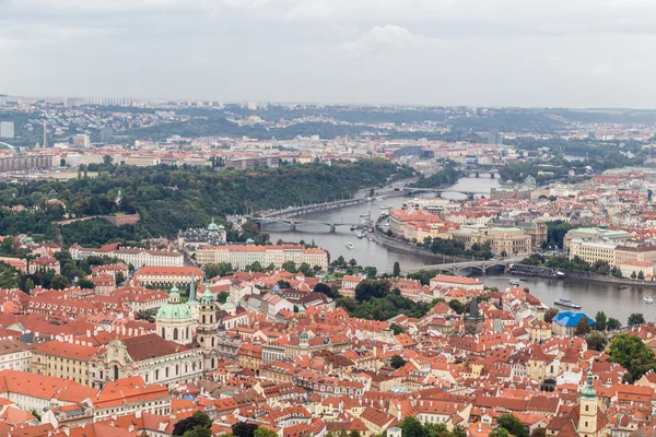 Rote Dächer von Prag — Stockfoto