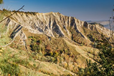 Badlands üzerinde sonbahar üzüm bağları