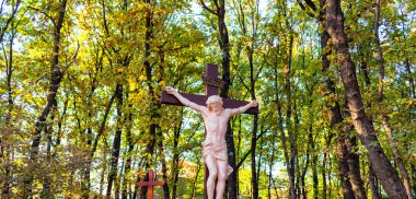 Hayalet tepe üzerinde çapraz 