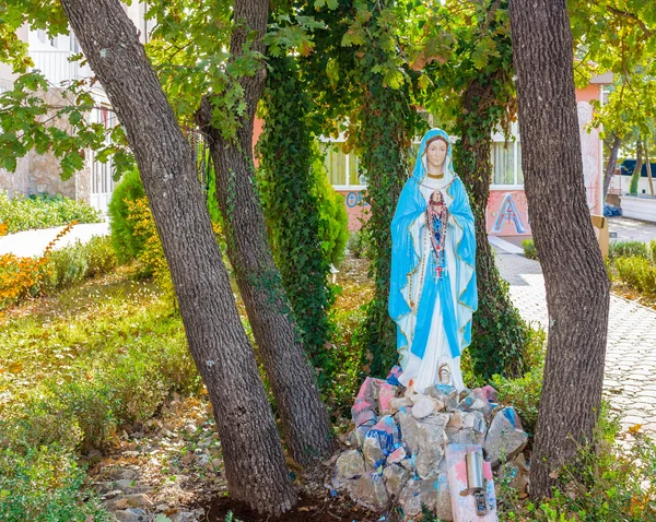 Статуя Пресвятой Девы Марии — стоковое фото