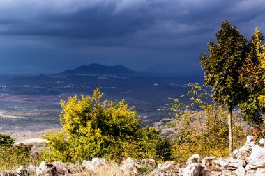 Krizevac Dağı manzarası