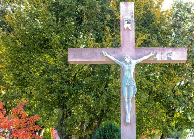 Beyaz Cross hayalet dağda Dalmatia adlı