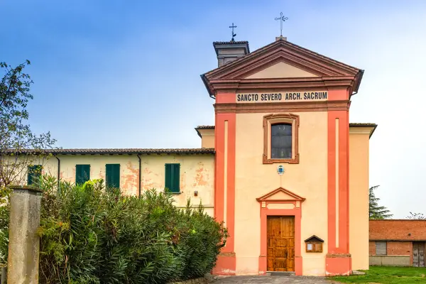 Pfarrkirche S. severo in serraglio — Stockfoto