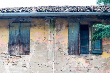 Eski İtalyan çiftlik paslı windows