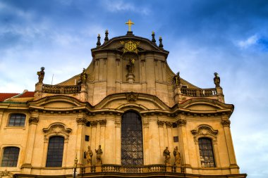 Prag'da St.Nicholas Kilisesi