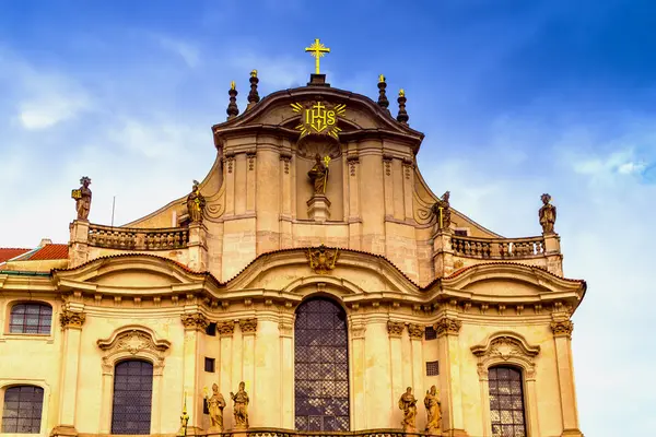 St.nicholas Kirche in Prag — Stockfoto