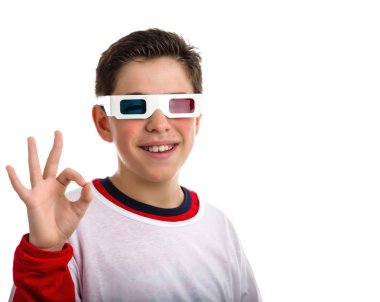 İspanyol çocuk 3d googles giyer ve ok işareti yapar 