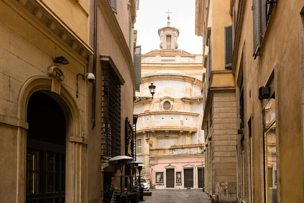 Roma'nın sokakları: tarihi binalar ve kilise — Stok fotoğraf
