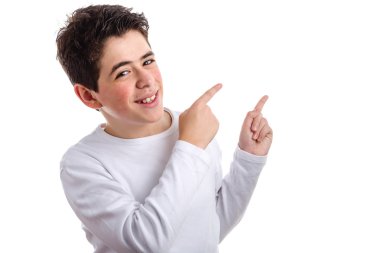 Akne beyaz çocuk forefinge ile sol yukarı dönük Çift Kişilik