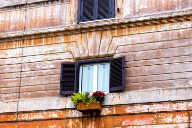 Tarihi Roma Merkez bina, pencere