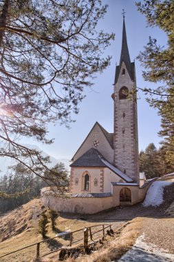 Katolik Roma Kilisesi, St. Jacob İtalyan Dolo Ortisei yukarıda