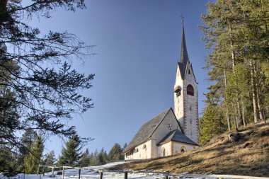 Kilise St. çam ormanlar ve karlı alanlarına bakan Jacob