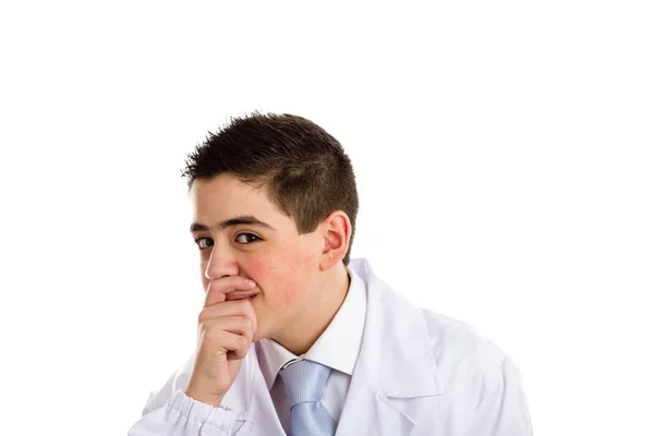 Γιατρός αγόρι που αγγίζουν την μύτη και που καλύπτουν το στόμα — Φωτογραφία Αρχείου