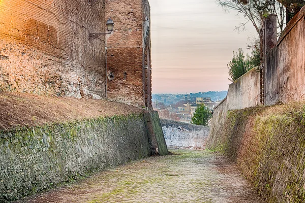 Carretera Estrecha Con Vistas Los Tejados Roma Palacios Históricos Iglesias —  Fotos de Stock