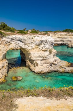 İtalya: Salento sahil üzerinde yığınlar