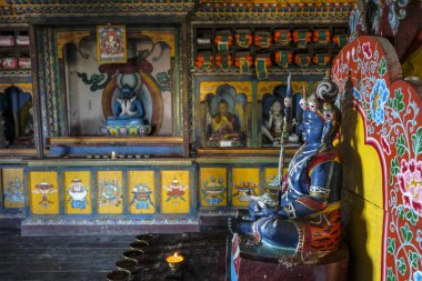 Pelling, Hindistan - Ekim 2020: Budist Sanghak Choeling Manastırı 'ndaki Buda heykeli 31 Ekim 2020 tarihinde Sikkim, Hindistan' da.