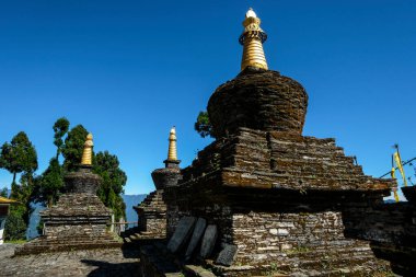 Pelling, Hindistan - Ekim 2020: Pelling 'deki Budist Sanghak Choeling Manastırı Stupas 31 Ekim 2020, Sikkim, Hindistan.