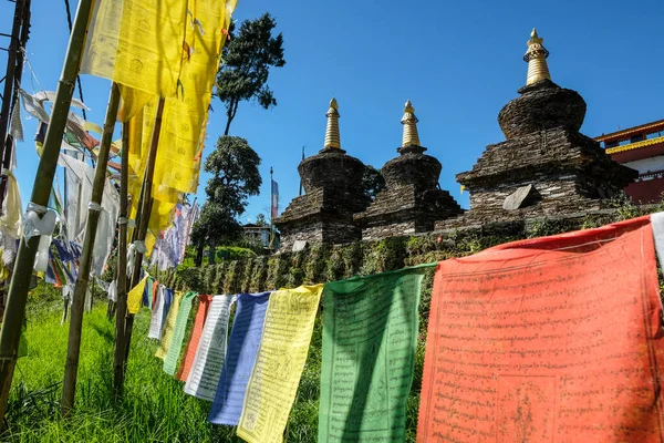 Pelling India Octubre 2020 Banderas Oración Estupas Monasterio Budista Sanghak — Foto de Stock