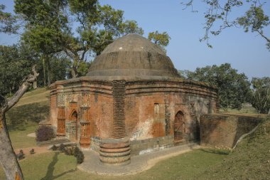 Gumti Darwaza harabeleri Bengal 'deki Müslüman Nawabs' in başkentiydi 13. ve 16. yüzyıllar arasında Gour, Batı Bengal, Hindistan 'da..