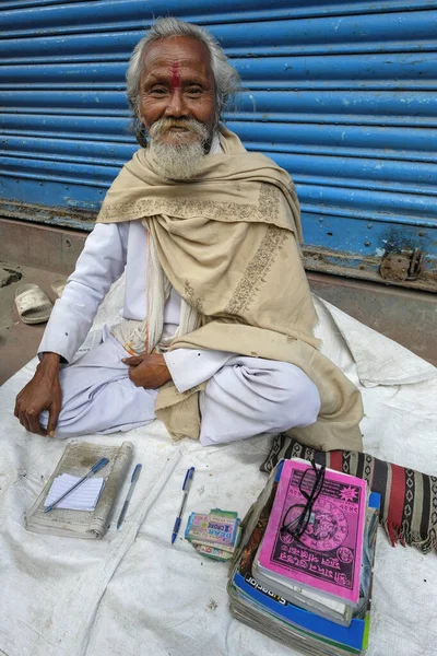 Siliguri India Enero 2021 Hombre Vendiendo Lotería Mercado Siliguri Enero —  Fotos de Stock