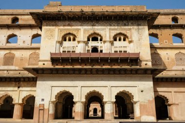 Orchha, Madhya Pradesh, Hindistan 'daki Raj Mahal Sarayı' nın detayları..