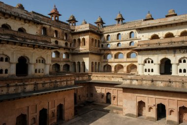Orchha, Madhya Pradesh, Hindistan 'daki Raj Mahal Sarayı' nın detayları..
